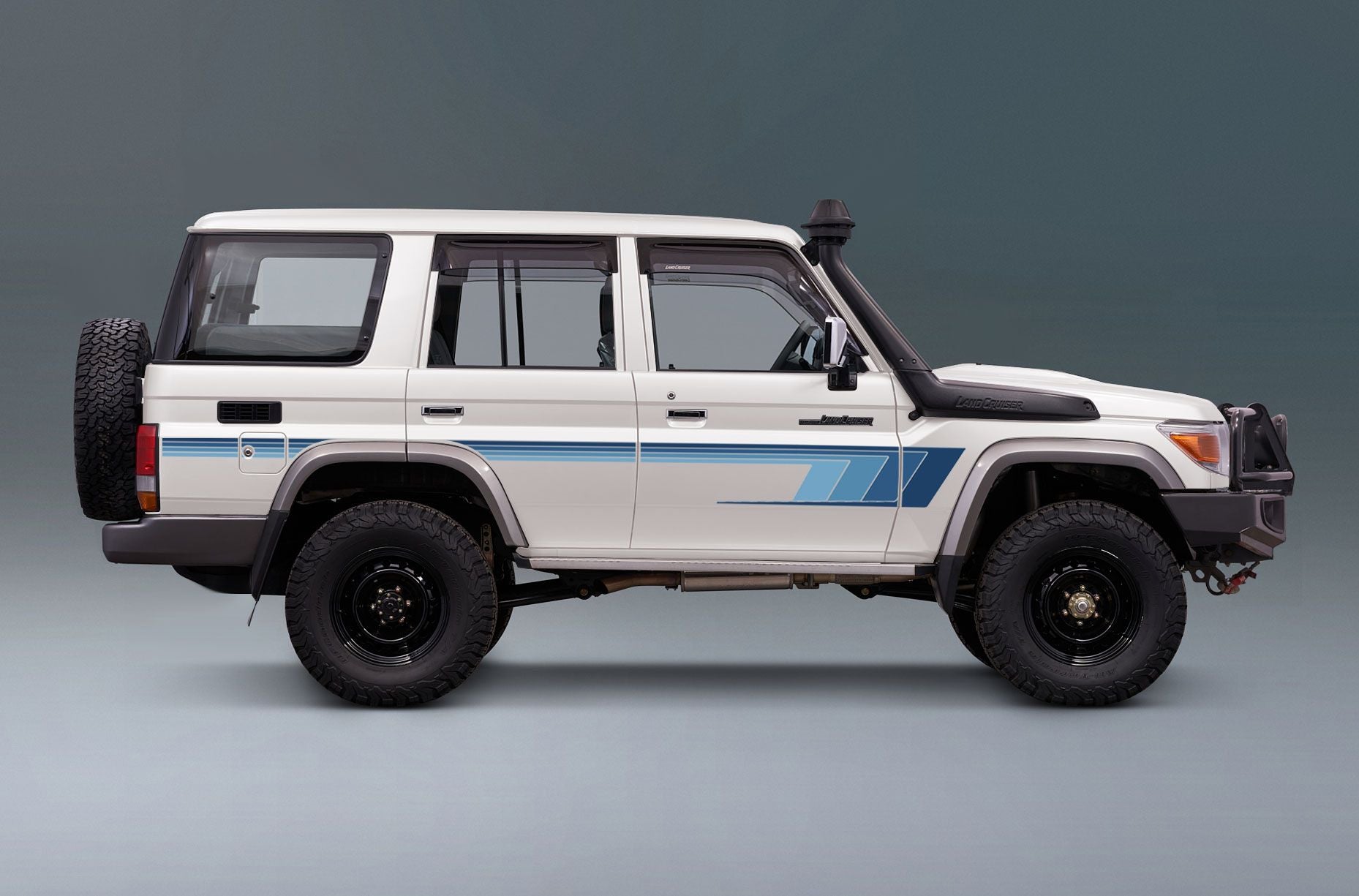 70 Series Land Cruiser Decal Body Stripe Kit (Broome) - 76 Series (2007-)
