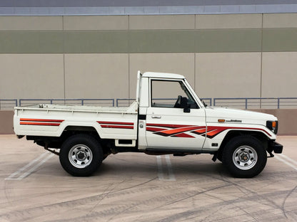 75 Series Single Cab Decal Body Stripe Kit (Tenterfield)